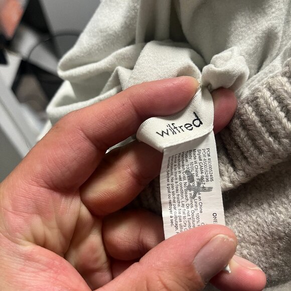 Aritzia WILFRED beanie Toque - Picture 3 of 3